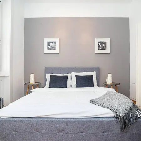 דירה Elegant Old Town With Balcony *