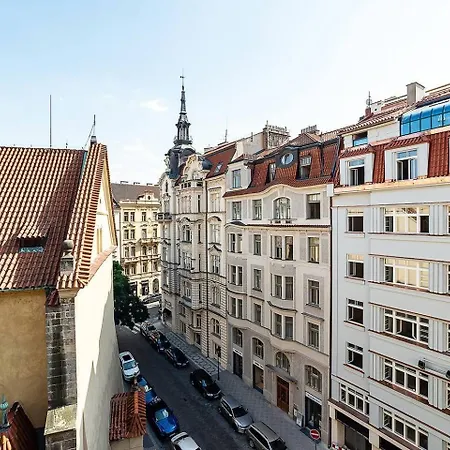 Elegant Old Town With Balcony * プラハ