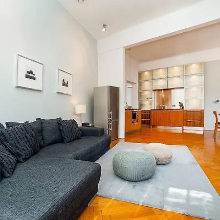 Elegant Old Town With Balcony Apartment Prague