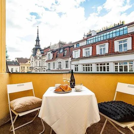 דירה Elegant Old Town With Balcony *