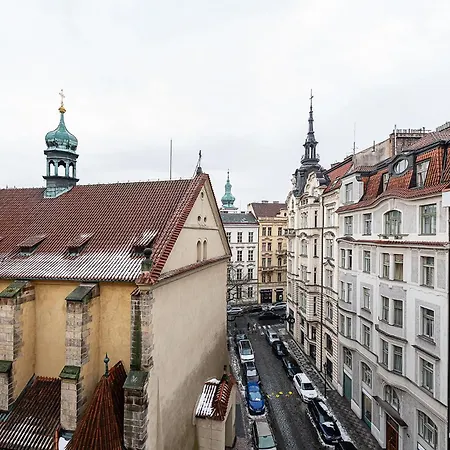 アパート Elegant Old Town With Balcony