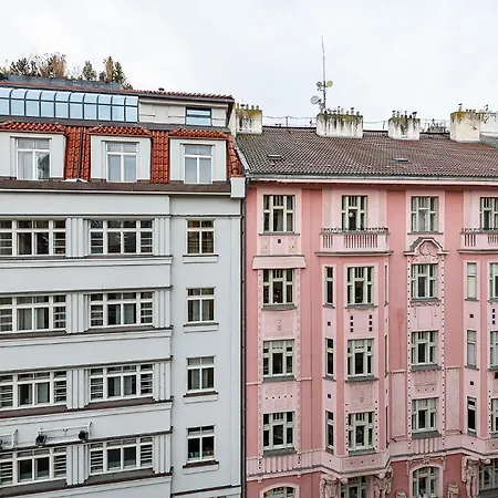 Elegant Old Town With Balcony アパート *