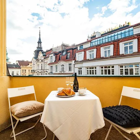 Elegant Old Town With Balcony * براغ